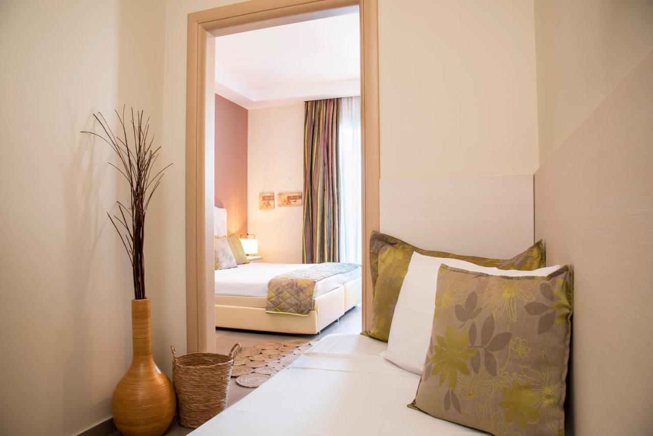 Aqua Mare Hotel Nea Kallikrateia ภายนอก รูปภาพ
